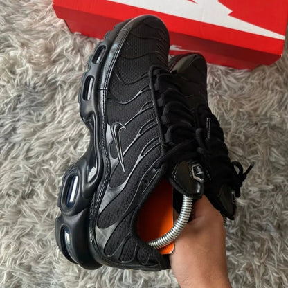 NIKE TN Negro