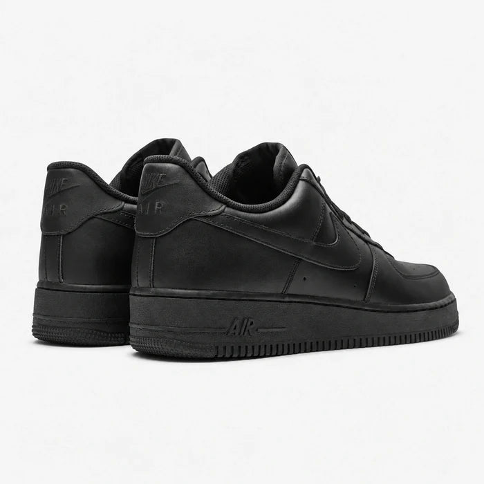 NIKE AIR FORCE 1 - NEGRAS